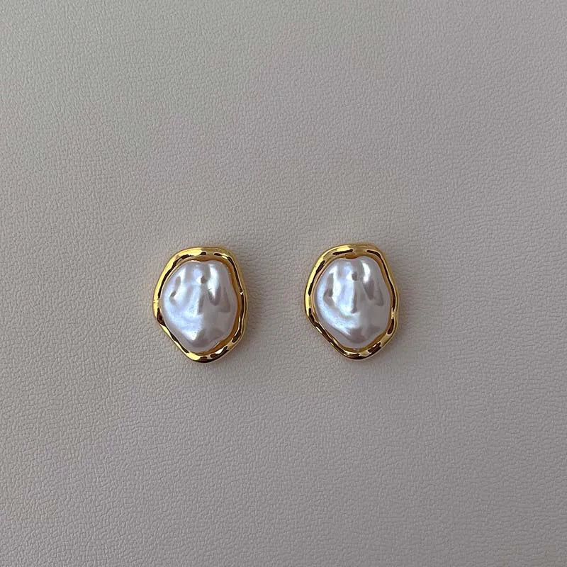 Pearl Curve Earrings