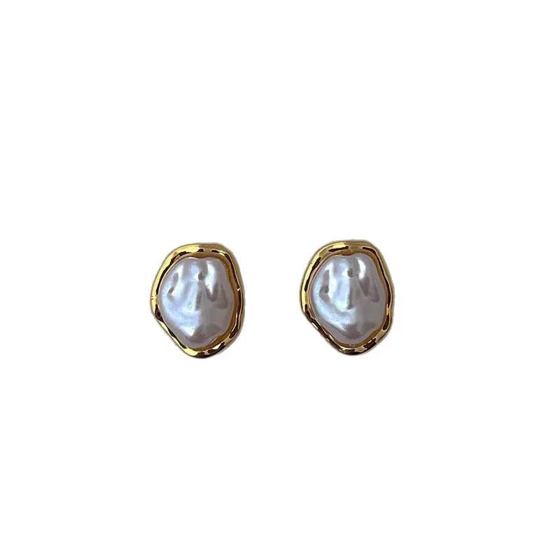 Pearl Curve Earrings