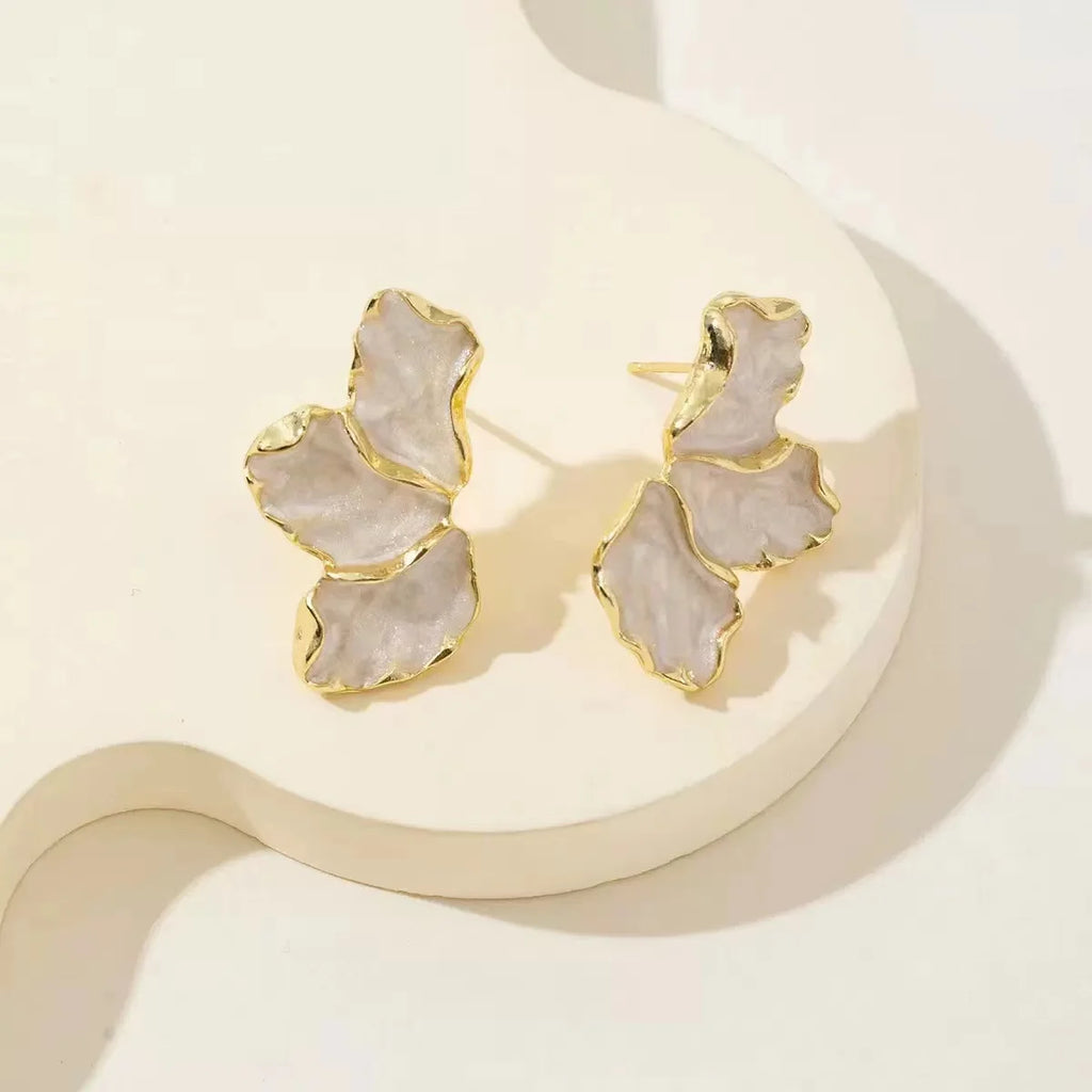 Cream Bloom Earrings