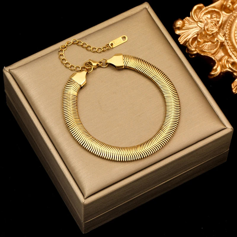 EILIECK Trendy Gold Twist Bangle