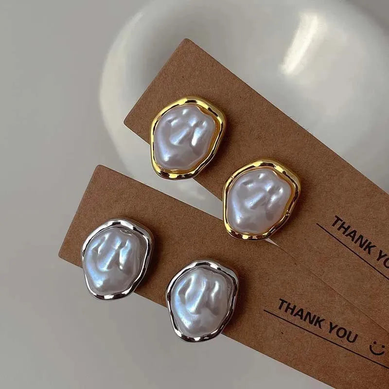 Pearl Curve Earrings